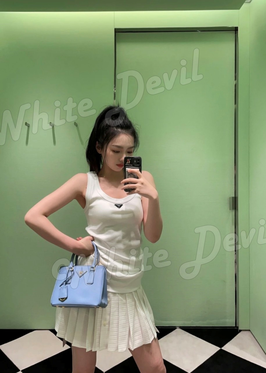 하얀악마 프라다 나시 (2).jpg