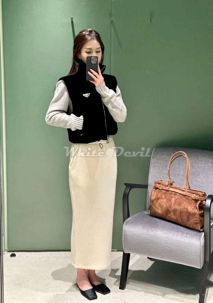 하얀악마 프라다 패딩조끼 (2).jpg