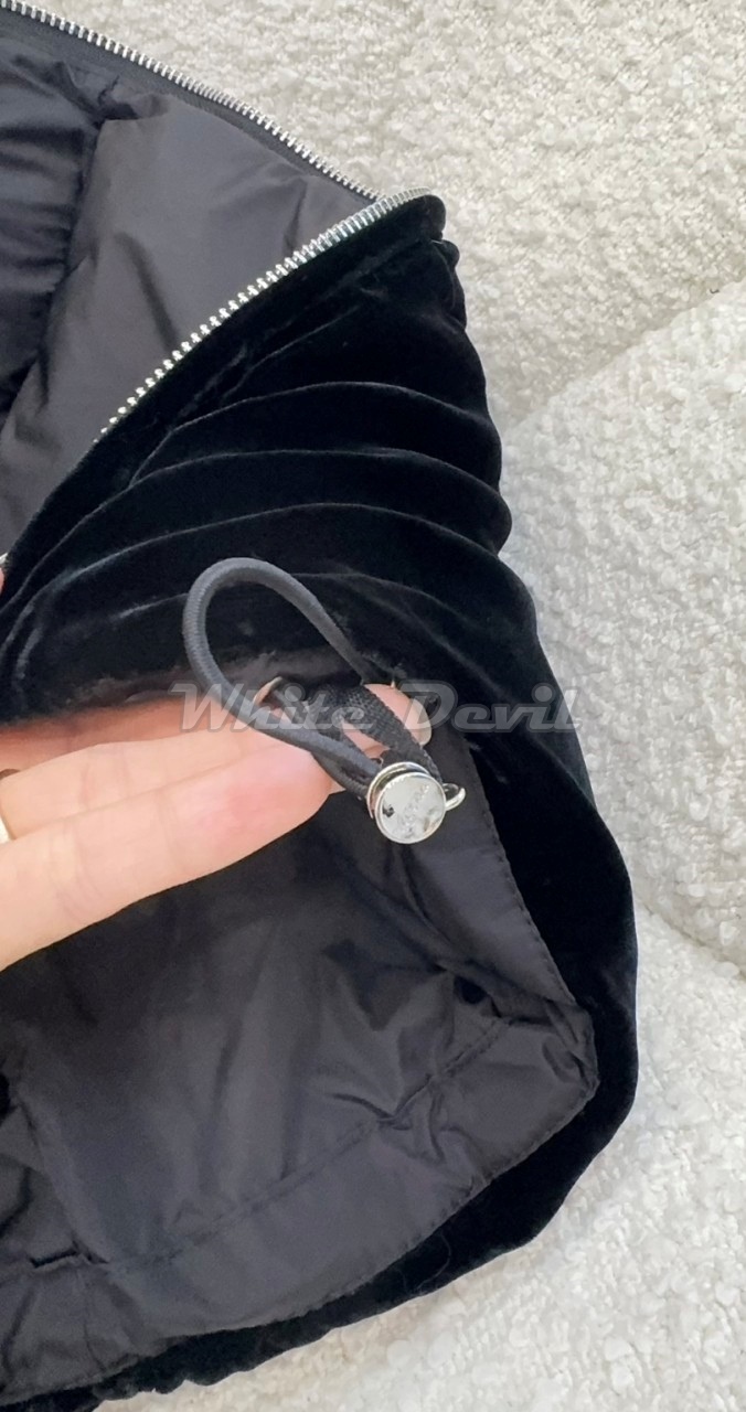 하얀악마 프라다 패딩조끼 (20).jpg