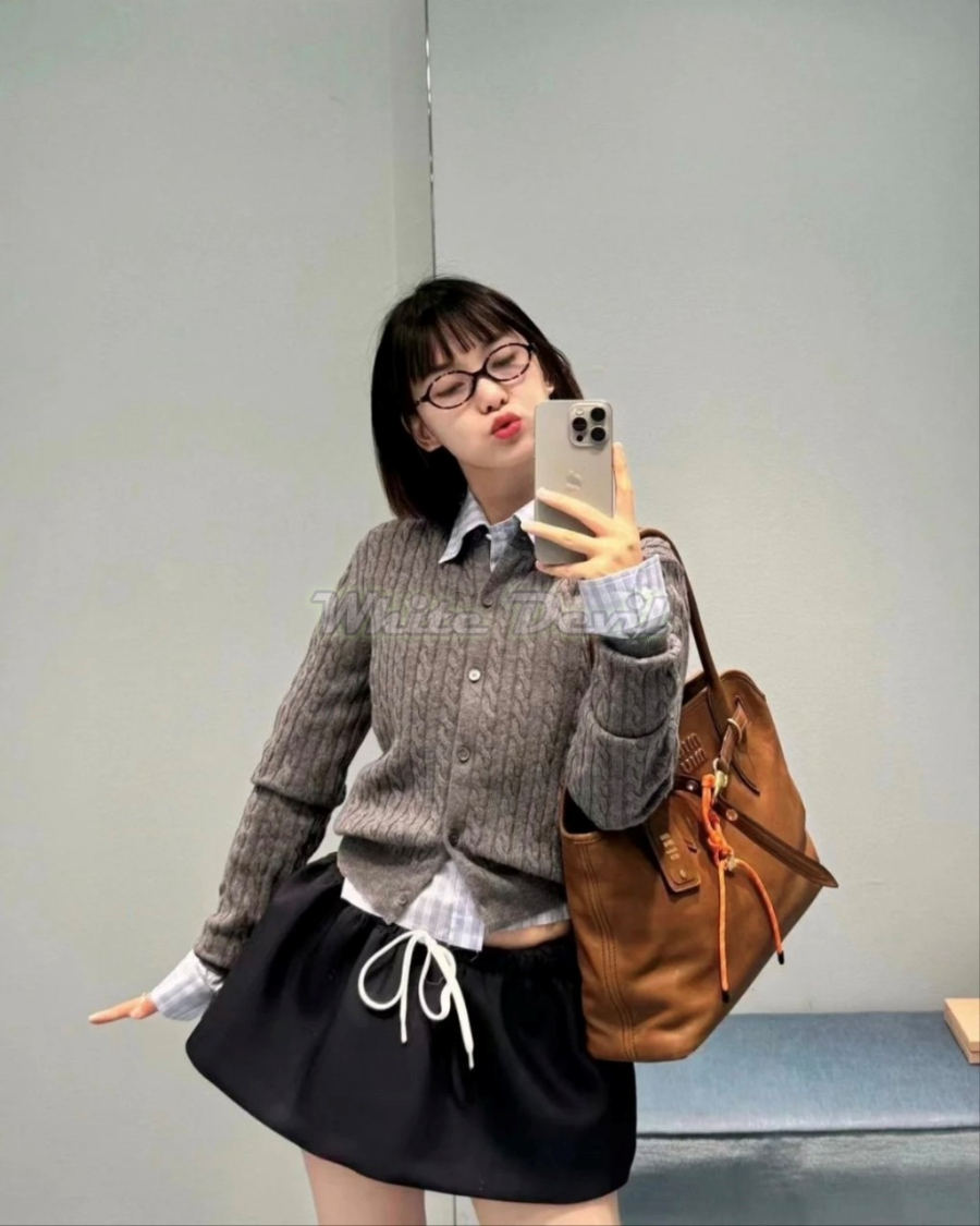 하얀악마 미우미우 가디건 (2).jpg