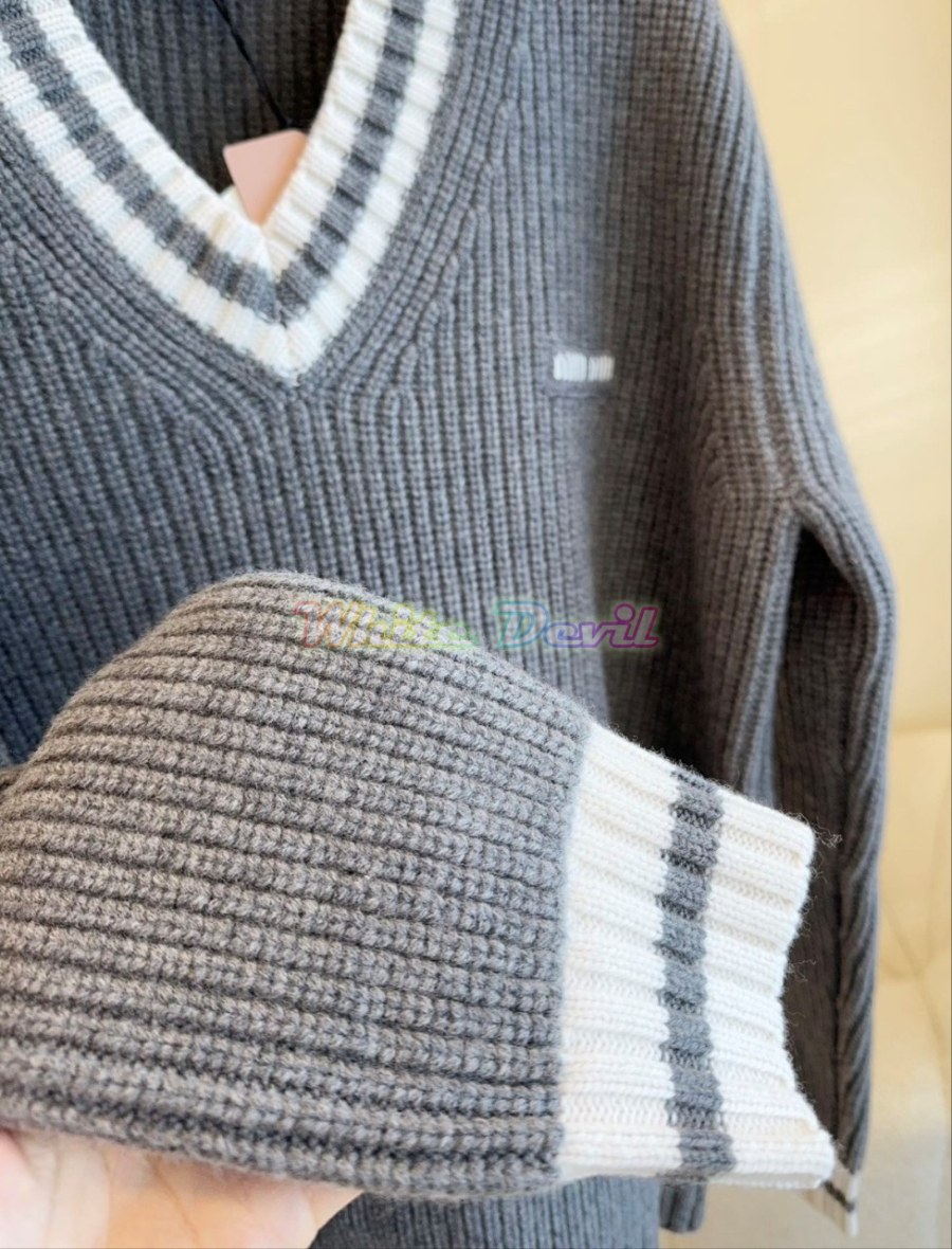 하얀악마 미우미우 니트 (11).jpg