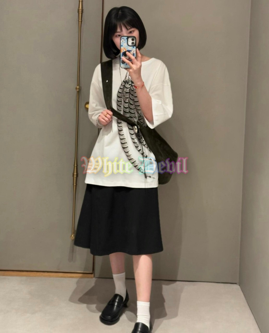 하얀악마 로에베 반팔티 (2).jpg