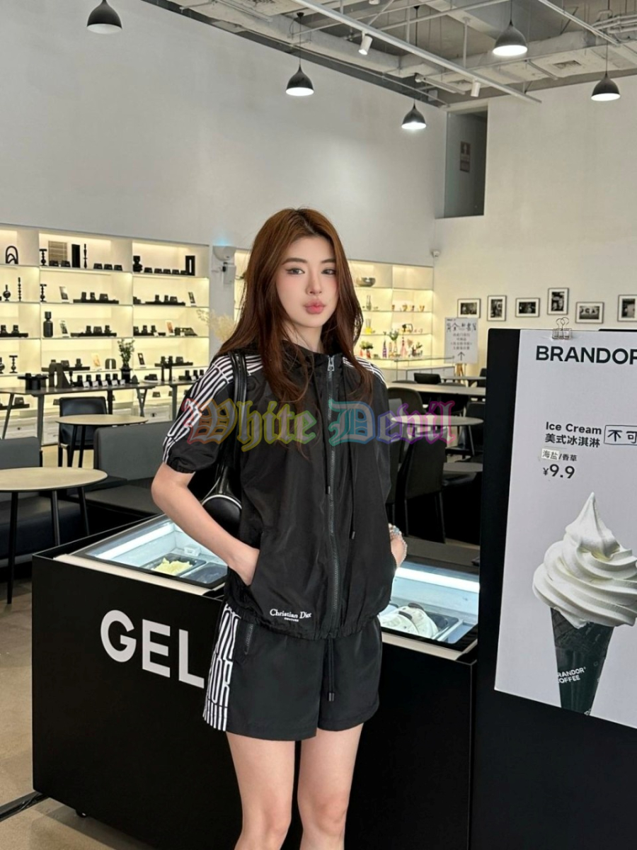 하얀악마 디올 트레이닝세트 (2).jpg