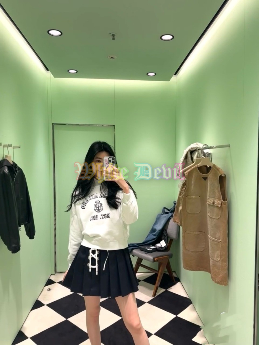 하얀악마 프라다 치마 (1).jpg