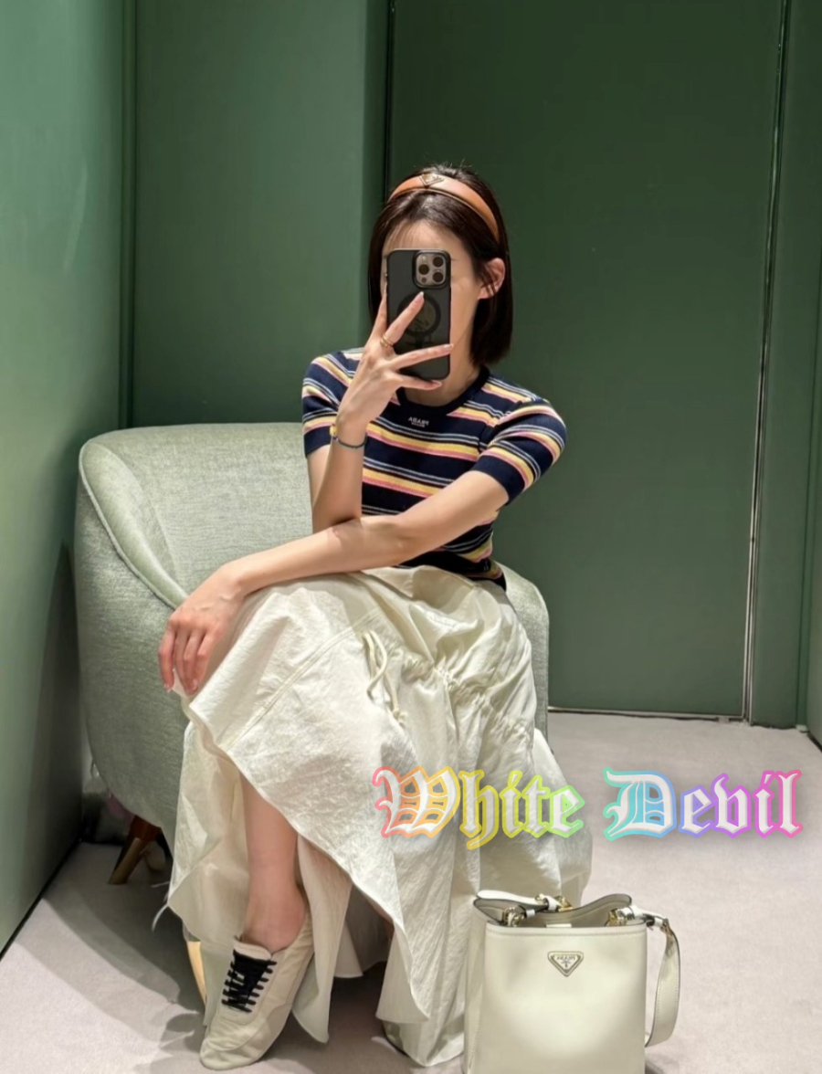 하얀악마 프라다 반팔니트 (2).jpg