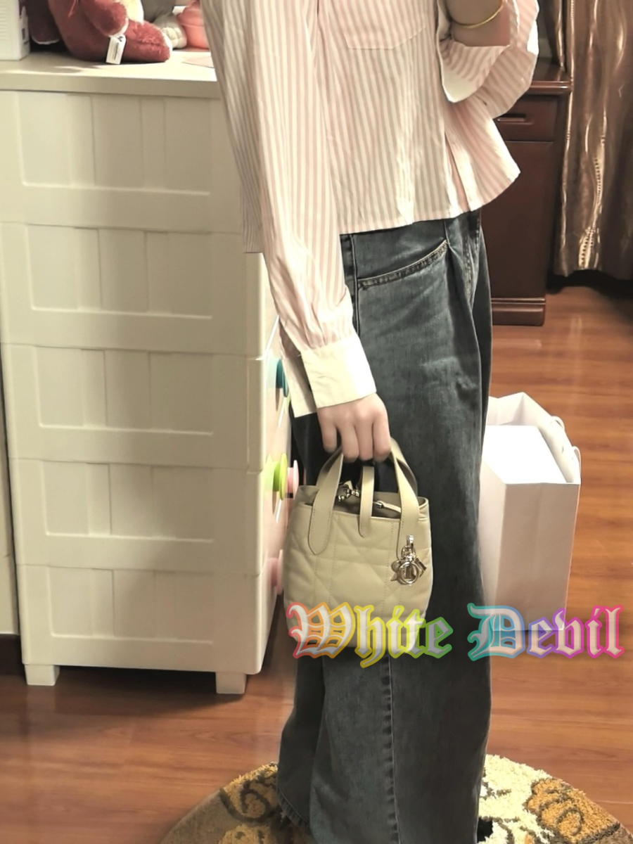 하얀악마 디올 토트백 (1).jpg